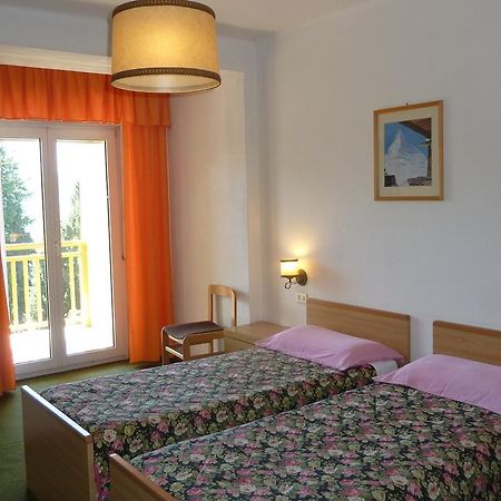 Hotel Terminus Levico Terme Exterior foto