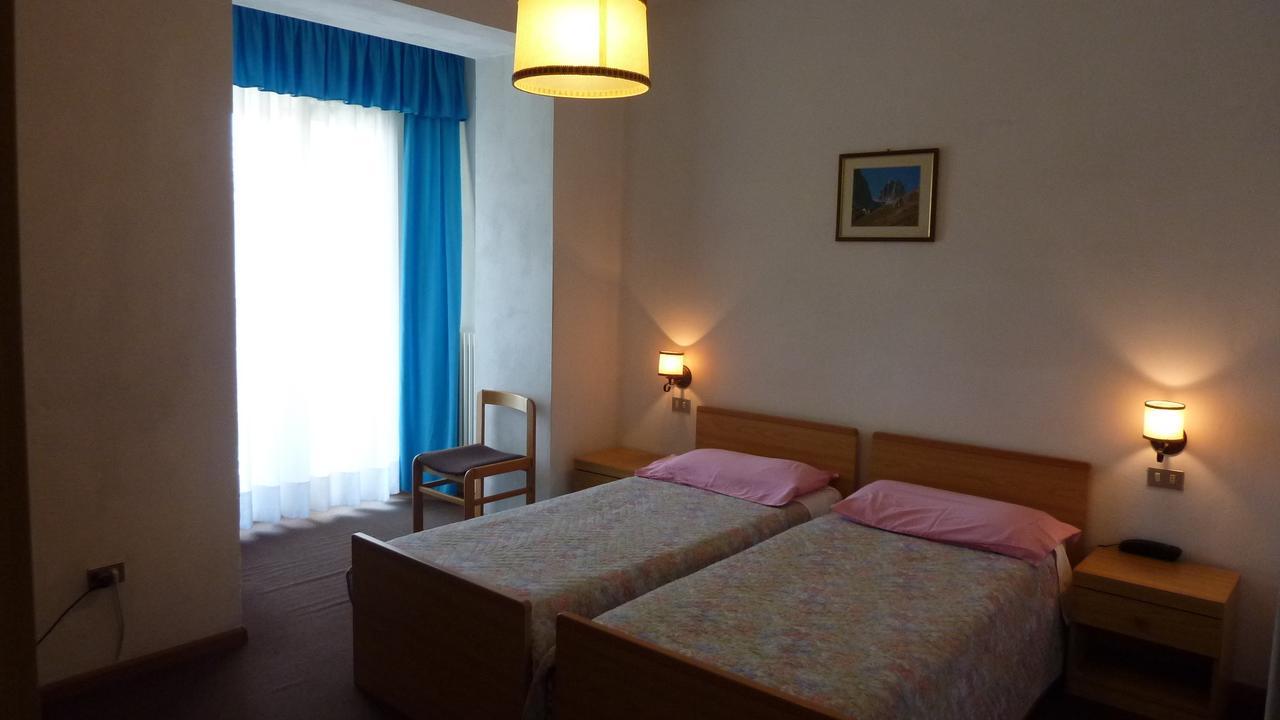 Hotel Terminus Levico Terme Exterior foto